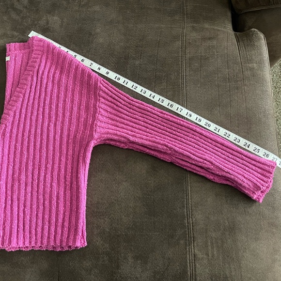 American Eagle Women’s Cropped Ribbed Relaxed Fit Fuschia Pink Cardigan Sz XS - Picture 6 of 8